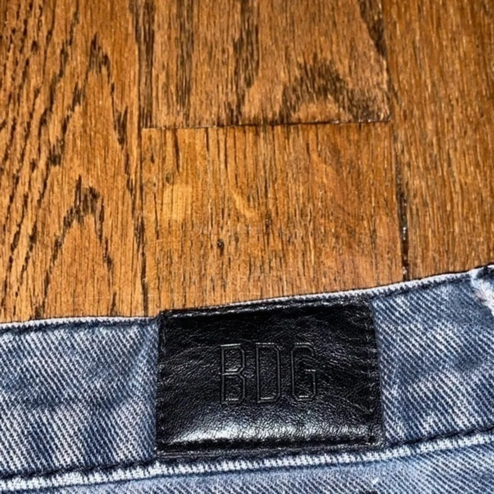 BDG Mom High Rise Jean - Picture 4 of 4